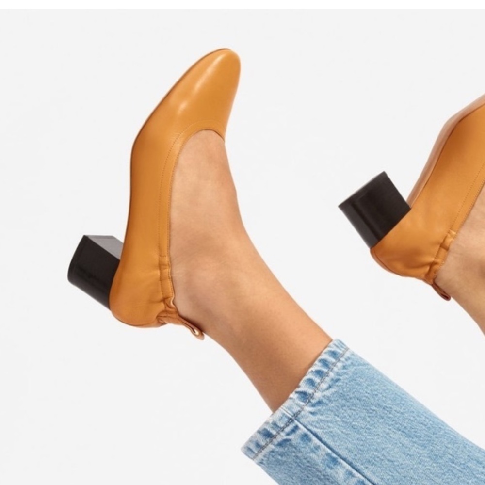 Everlane The Day Heel in Honey Yellow Italian Leather Stacked Heel Size 8.5